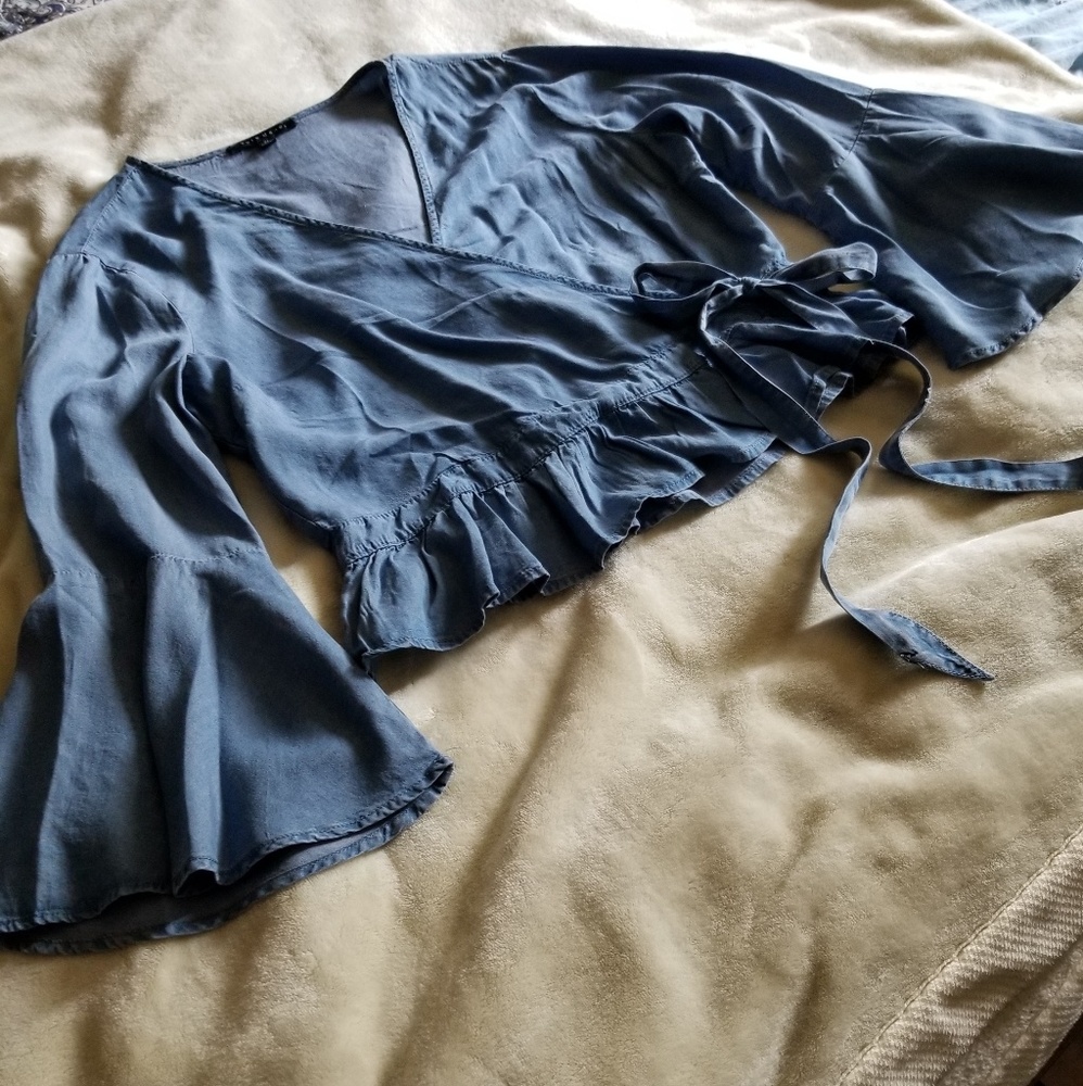 Denim Crop Top w. Bell Sleeves